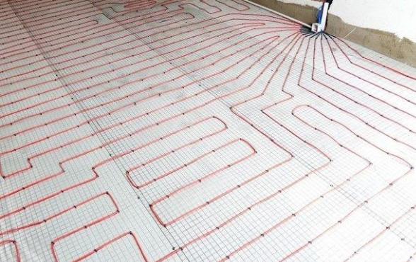 對于水地暖和電地暖相比哪個(gè)更好？還是得看健康安全性吧？