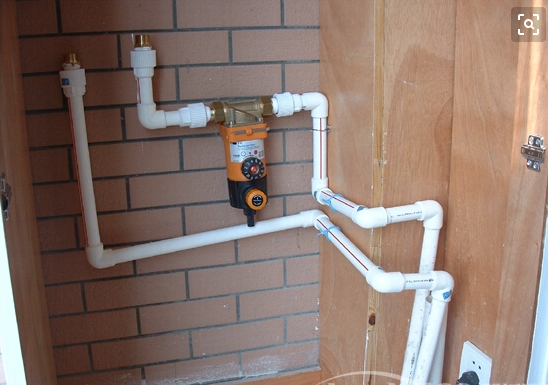 接管連接前置過濾器示意圖，一進一出方便連接和過濾！